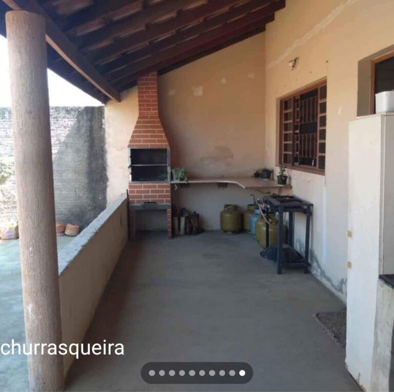 É um local perfeito para criar seus filhos, oferecendo um ambiente seguro e acolhedor. Para pessoas mais velhas, é um ótimo espaço para desfrutar da aposentadoria e receber familiares em datas comemorativas.